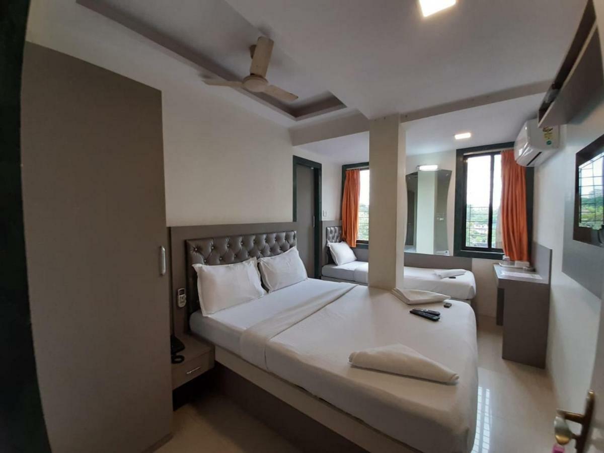 Hotel Royal Comfort Мумбаи Экстерьер фото
