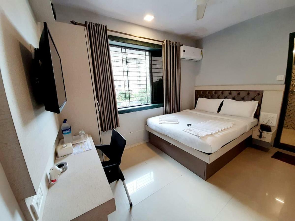 Hotel Royal Comfort Мумбаи Экстерьер фото