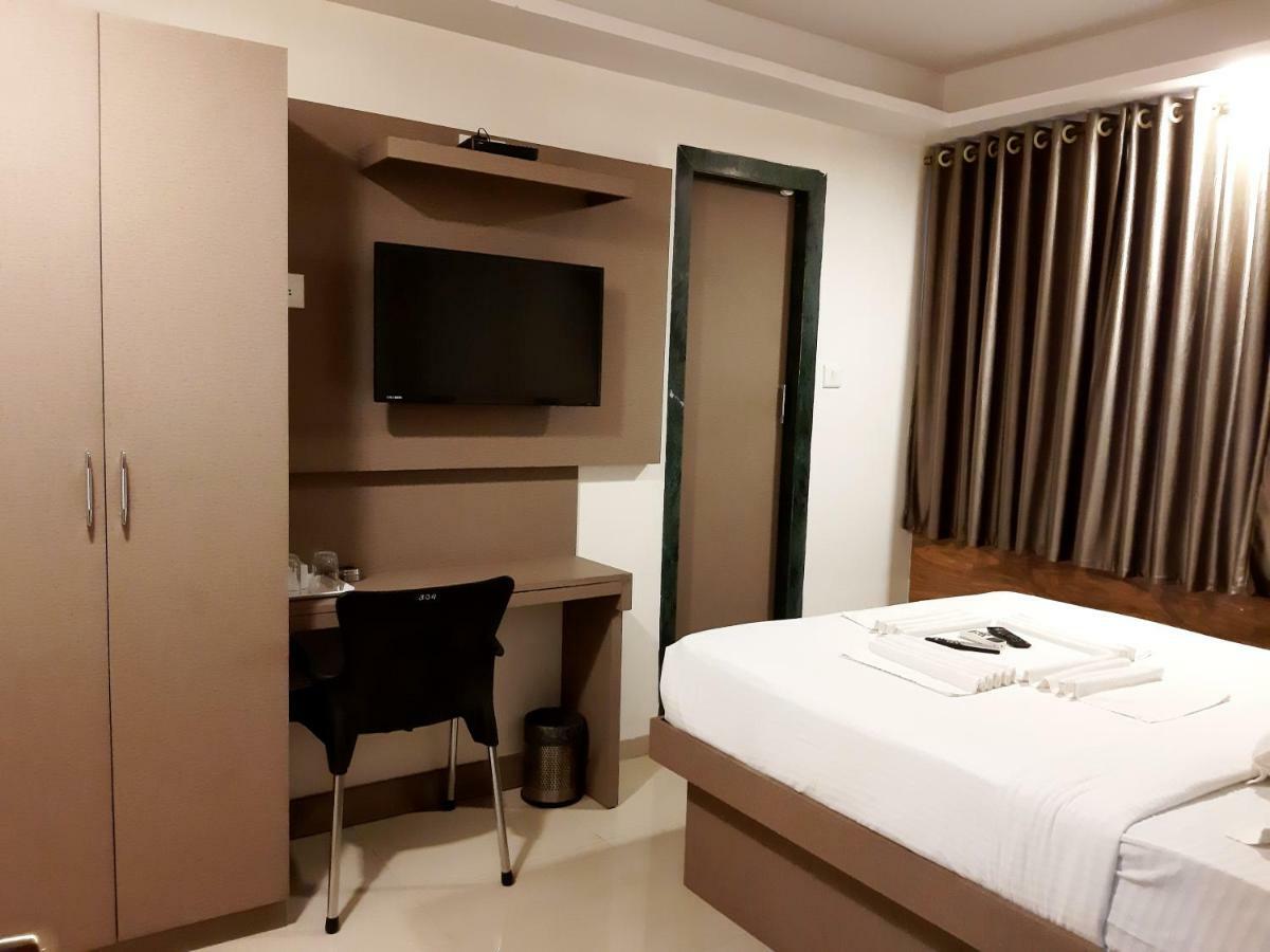 Hotel Royal Comfort Мумбаи Экстерьер фото